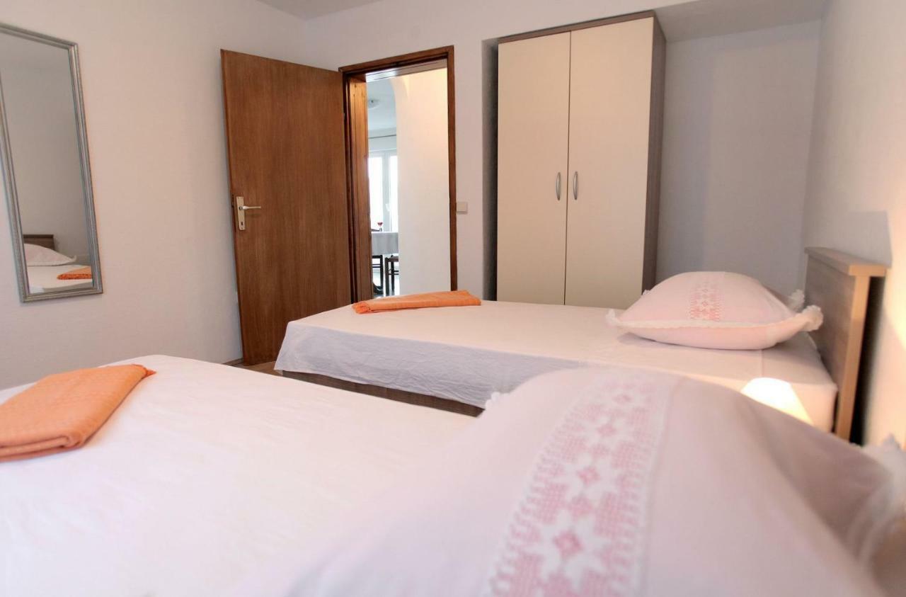 Apartments Maja - Sea View Trogir Exterior foto