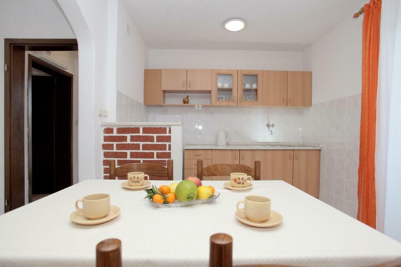 Apartments Maja - Sea View Trogir Exterior foto